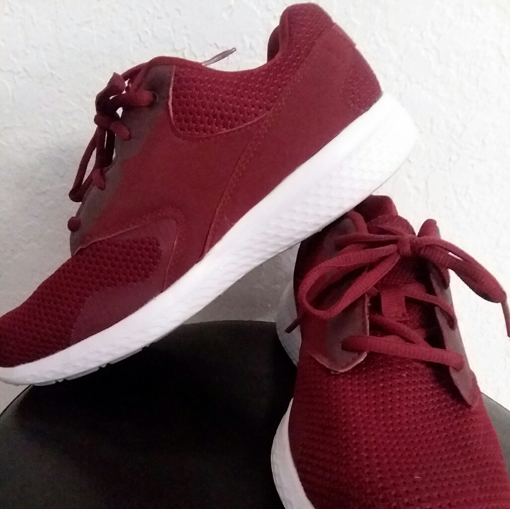 FILA maroon sneakers